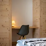 Dixence Luxury Floor With Jacuzzi