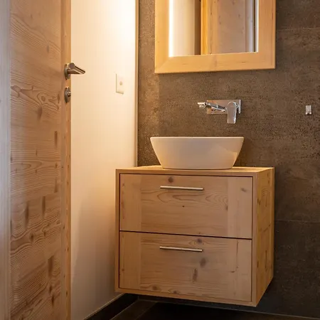 Dixence Luxury Floor With Jacuzzi *